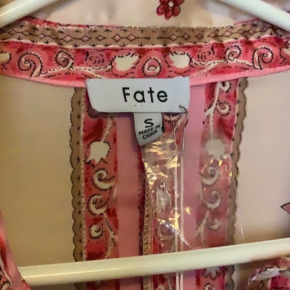 Women BnWt Fate shirt - Picture 2 of 7